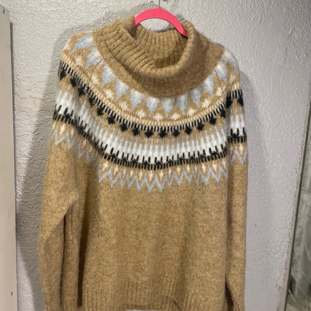 H&M Tan and White Patterned Turtleneck Sweater nordic fair isle grandma grandpa